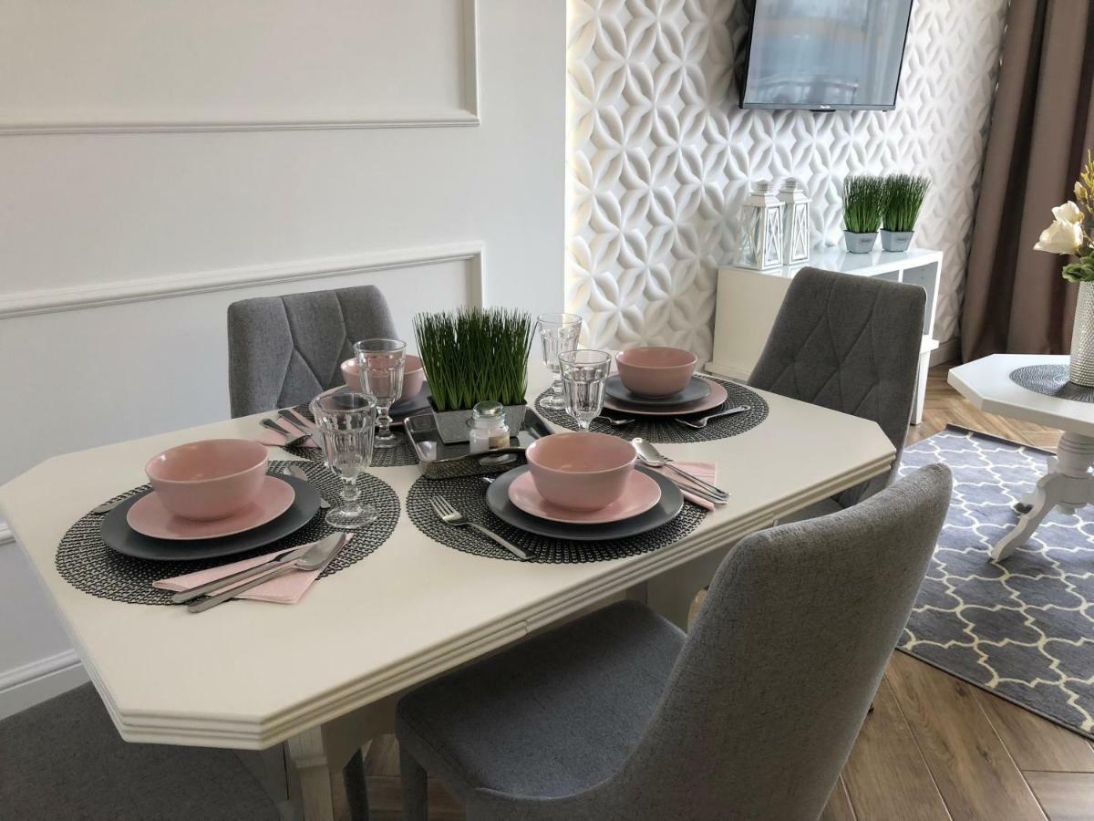 Family & Business Elegant Apartments Ul Warszawska - 2 Bedroom, Balcony, Parking เคียลเซ ภายนอก รูปภาพ