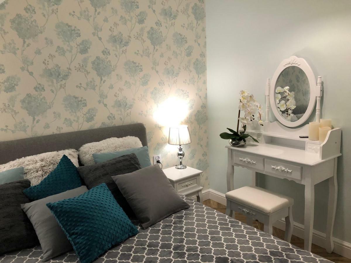 Family & Business Elegant Apartments Ul Warszawska - 2 Bedroom, Balcony, Parking เคียลเซ ภายนอก รูปภาพ