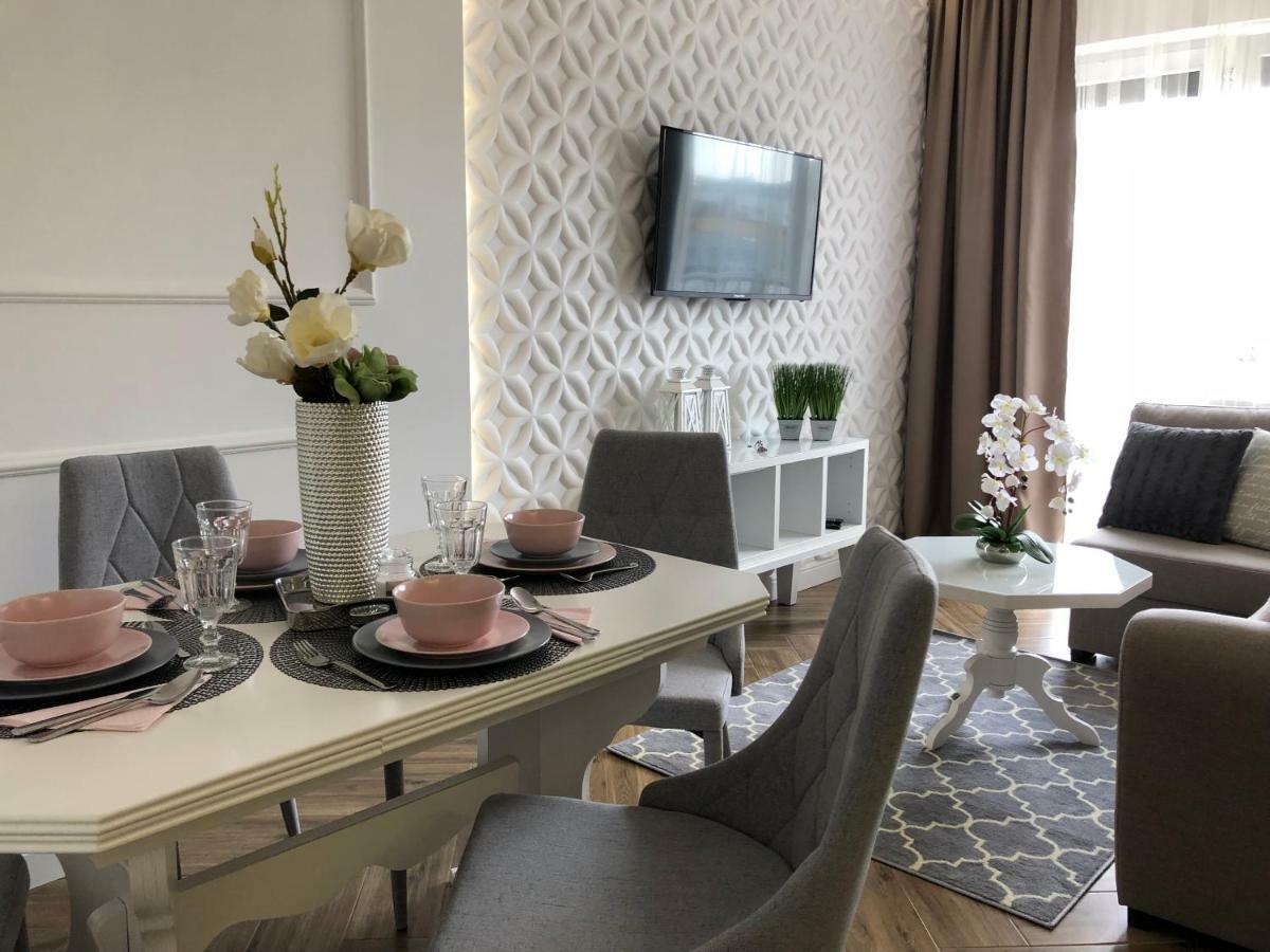 Family & Business Elegant Apartments Ul Warszawska - 2 Bedroom, Balcony, Parking เคียลเซ ภายนอก รูปภาพ