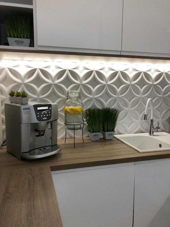 Family & Business Elegant Apartments Ul Warszawska - 2 Bedroom, Balcony, Parking เคียลเซ ภายนอก รูปภาพ