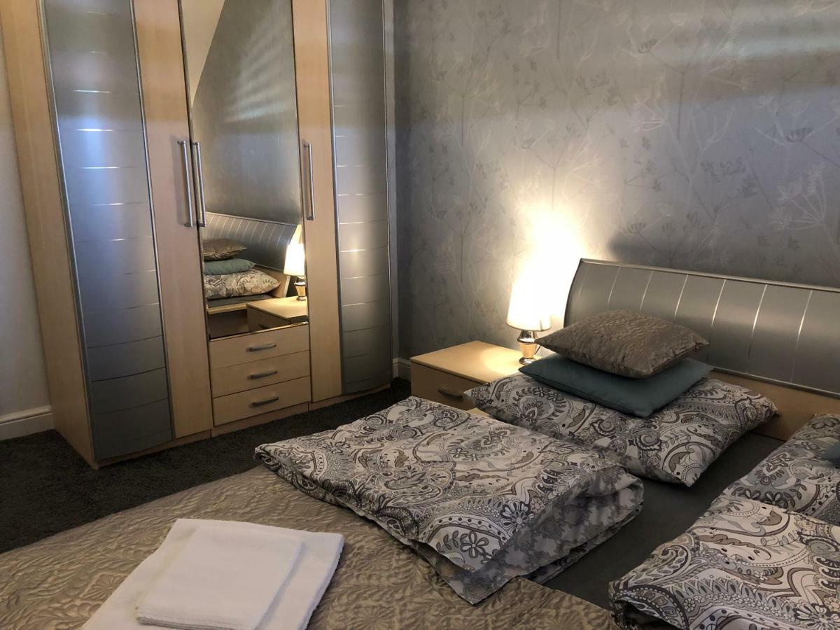 Family & Business Elegant Apartments Ul Warszawska - 2 Bedroom, Balcony, Parking เคียลเซ ภายนอก รูปภาพ