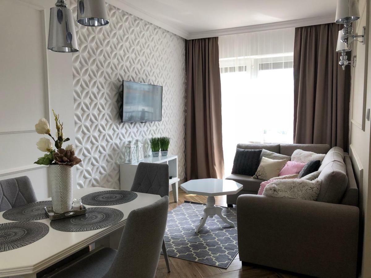 Family & Business Elegant Apartments Ul Warszawska - 2 Bedroom, Balcony, Parking เคียลเซ ภายนอก รูปภาพ