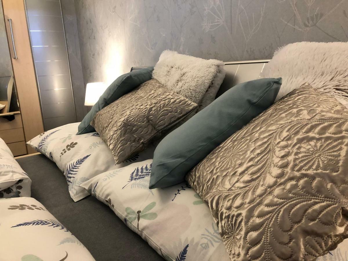 Family & Business Elegant Apartments Ul Warszawska - 2 Bedroom, Balcony, Parking เคียลเซ ภายนอก รูปภาพ
