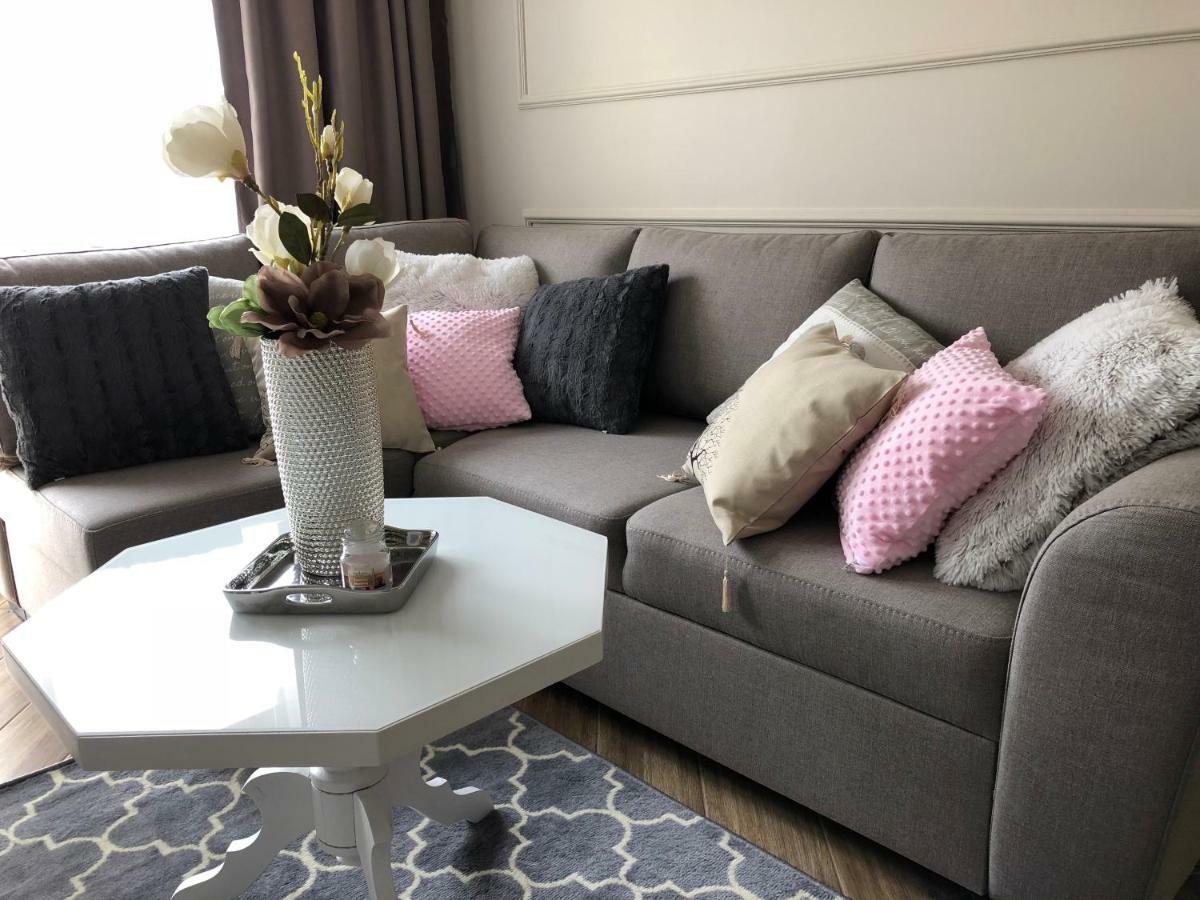 Family & Business Elegant Apartments Ul Warszawska - 2 Bedroom, Balcony, Parking เคียลเซ ภายนอก รูปภาพ
